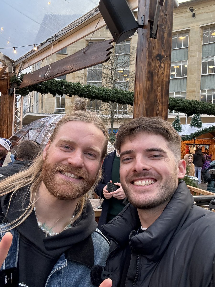 Great to meet Sam Ryder - lovely man!

Interviewed him today in Bristol for the BBC.

Fingers crossed he can make Xmas number one with You’re Christmas to Me 🤞🏼