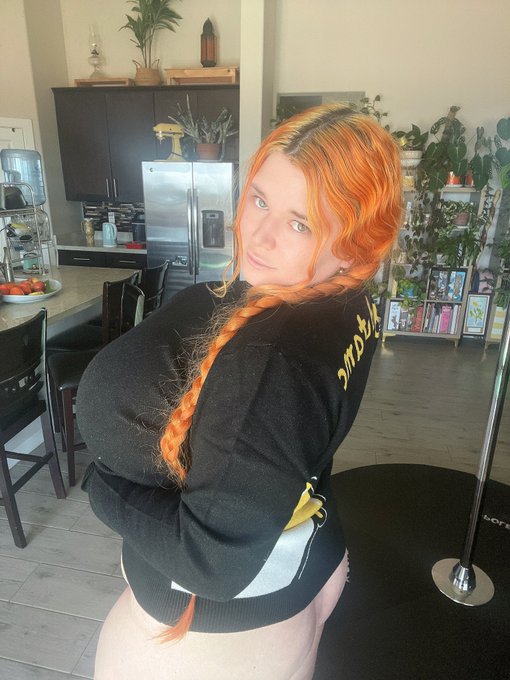 Sweater weather! 🥚🍳 https://t.co/ByED1Rnred