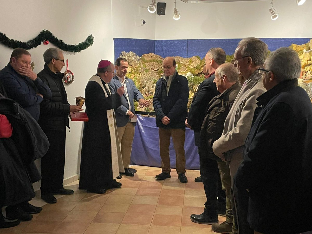 Obispado de Cuenca (@obispadocuenca) on Twitter photo Esta tarde se ha inaugurado y bendecido la décima edición de la Ruta de los Belenes de la Junta de Cofradías. El acto ha contado con la presencia del Obispo de Cuenca, los miembros de la Comisión Ejecutiva de la <a href="/JdC_Cuenca/">Junta de Cofradías de Cuenca</a> y representantes de las nueve hermandades participantes Esta tarde se ha inaugurado y bendecido la décima edición de la Ruta de los Belenes de la Junta de Cofradías. El acto ha contado con la presencia del Obispo de Cuenca, los miembros de la Comisión Ejecutiva de la <a href="/JdC_Cuenca/">Junta de Cofradías de Cuenca</a> y representantes de las nueve hermandades participantes