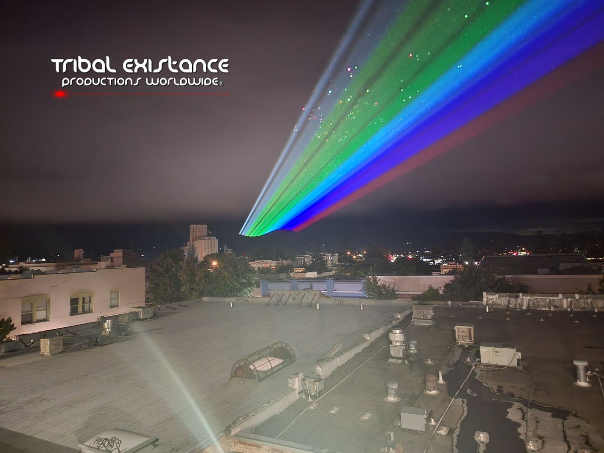 TEProductions's tweet photo. Extreme sky laser shows for 4th of July holiday events for large cities. #skylasershow #july4th #IndependenceDay #laserlightshow https://t.co/NhcNfY2g0B