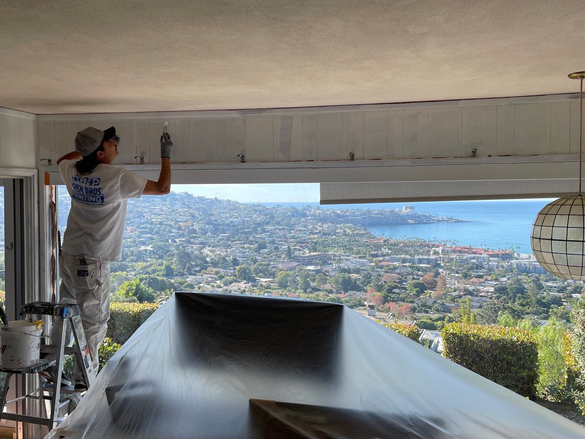 La Jolla sure is beautiful from up here! Fresh paint will make this view even more enjoyable. 😍

#interiorpainting #housepainting #painter #localpainter #wallcolors #colorideas #painting #freshpaint