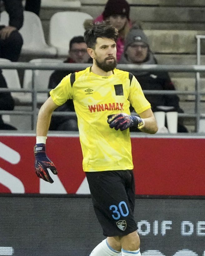 Le Havre : Arthur Desmas obligé de jouer… avec un maillot du Stade de Reims