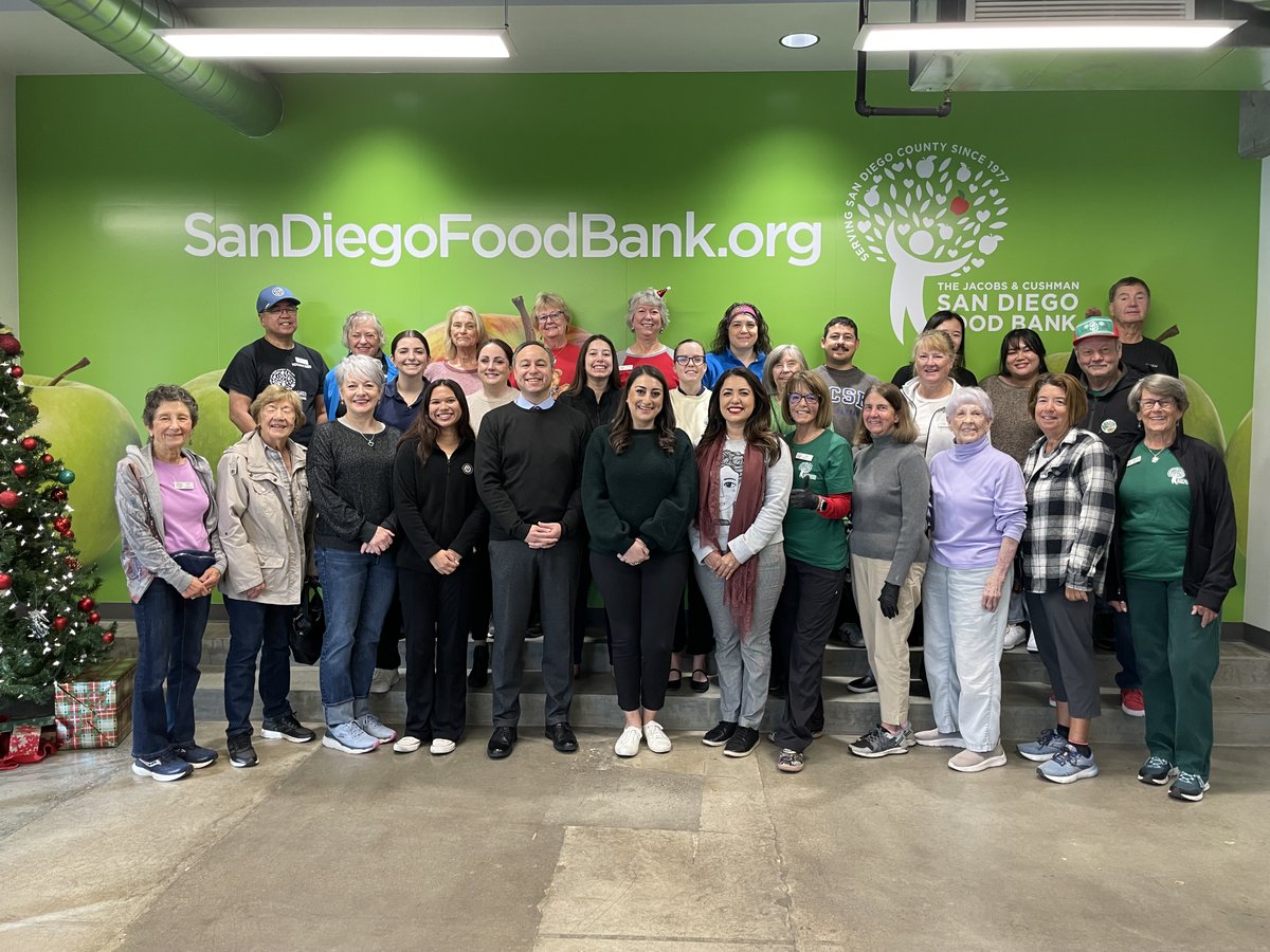 SDHungerCo's tweet image. Team SDHC was proud to partner with Team Jacobs yesterday to volunteer at the San Diego Food Bank.  Our food banks have seen an increase in need in order to close the 13.4 million missing meals needed for a nutrition-secure region. 
#HungerFreeSD