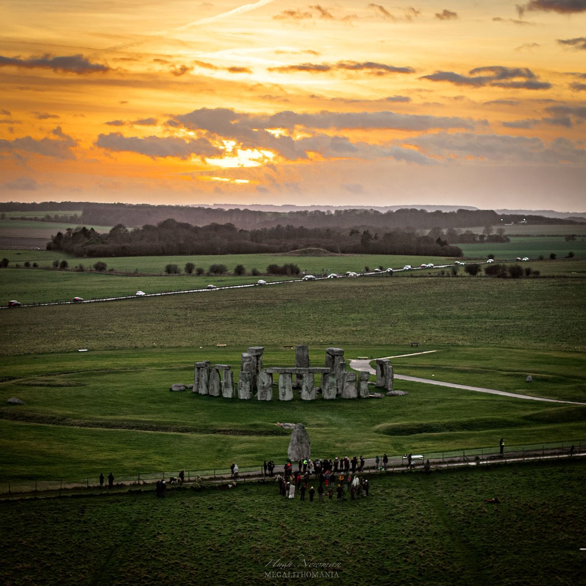 Winter solstice sunset at Stonehenge tonight. More info about winter solstice alignments at Stonehenge here: youtu.be/87zzgi5VCrY, plus check out our article looking at this, and other alignments: ancient-origins.net/news-history-a….

#wintersolstice #stonehenge #salisburyplain