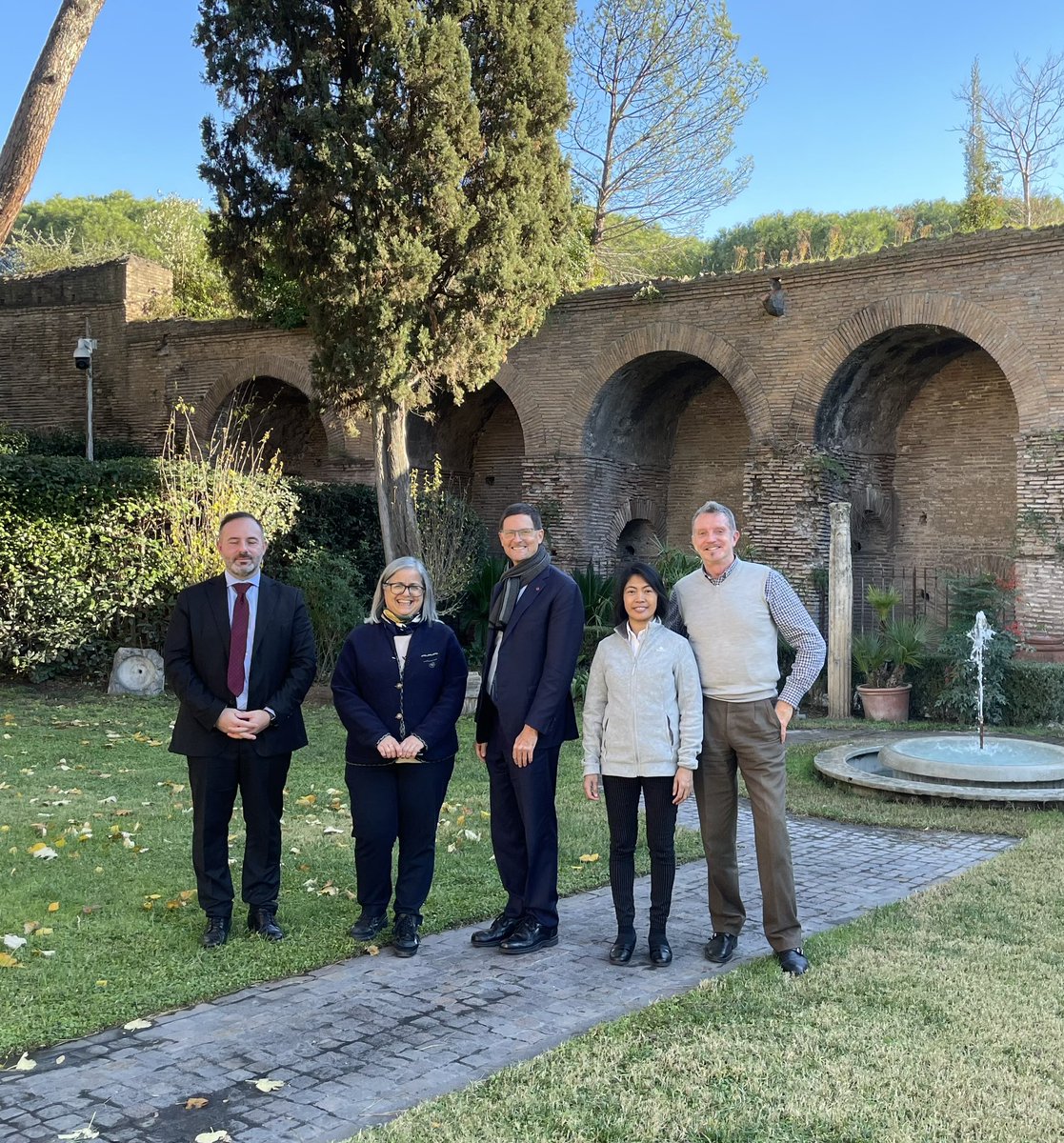 Arrivederci/adieu/all the best to wonderful friends and colleagues/chers amis et collègues/cari amici e colleghi