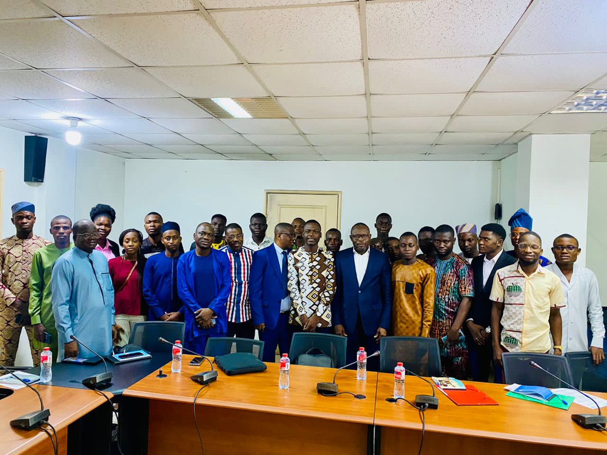 Cette #activité est organisée avec le soutien technique et financier de la #DGCS-#ODD et de l' <a href="/UNICEF_Benin/">UNICEF Benin</a> et elle vise à outiller les jeunes parlementaires sur les #ODD et sur ce document de prospective.