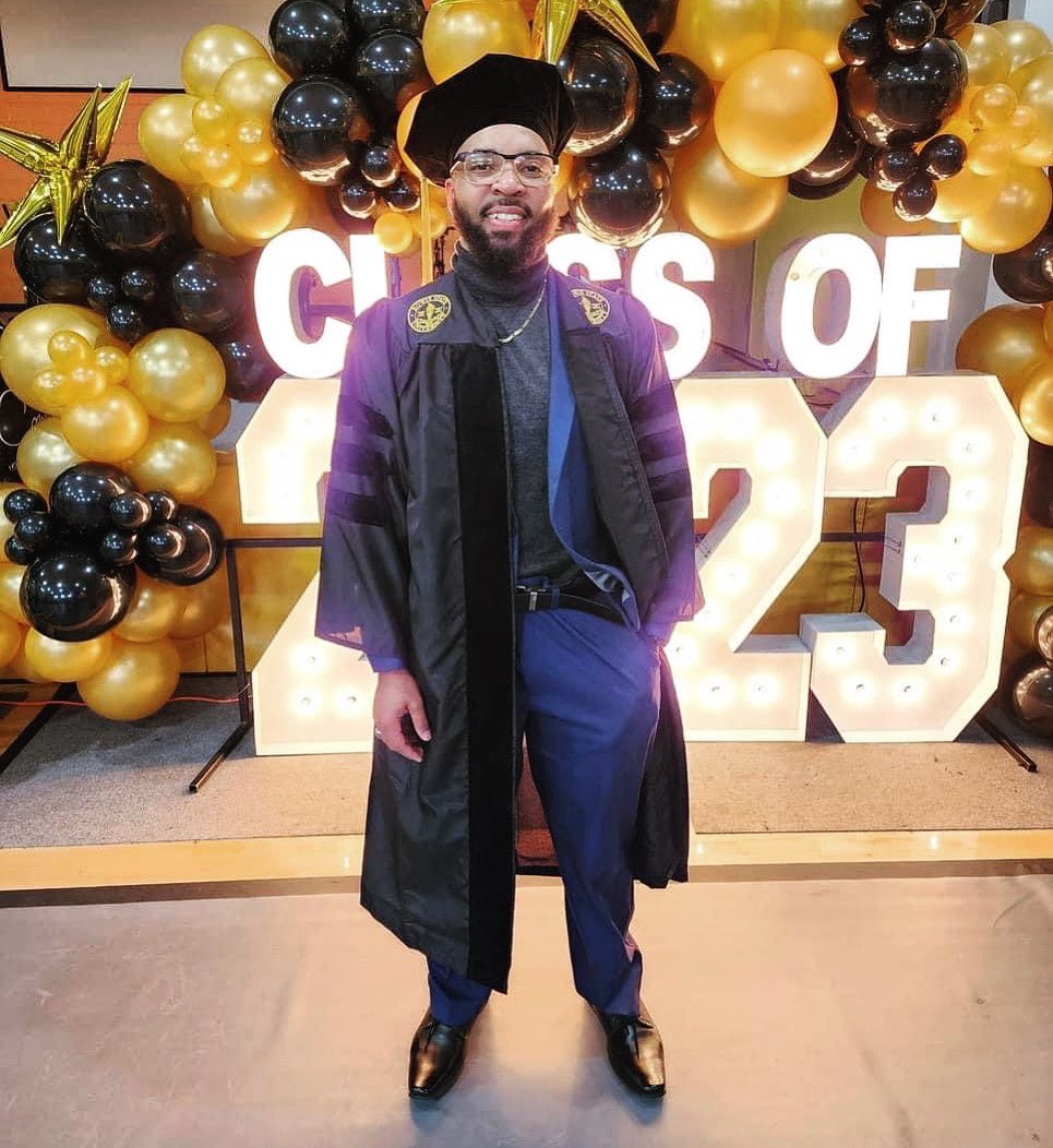 𝙳𝚊𝚕𝚕𝚊𝚜 𝙻𝚎𝚎, 𝙴𝚍.𝙳. 🍎 tweet media