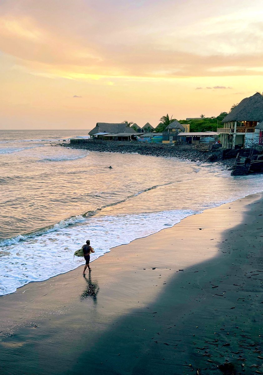 BitcoinArchive's tweet image. JUST IN: 🇸🇻 El Salvador passes law offering citizenship to Bitcoin investors.

Bitcoin &amp;amp; Beauty 🧡