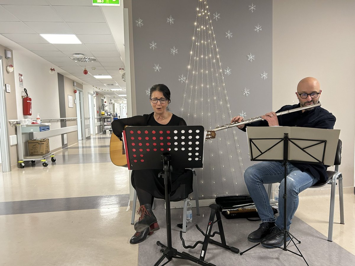 🎄🎁🎄Bringing Christmas carols to the inpatient ward. A Christmas carol does everything art is meant to do. It comforts the afflicted parts of us and makes us believe in goodness and magic and transformation. #Christmas2023 #pancreas