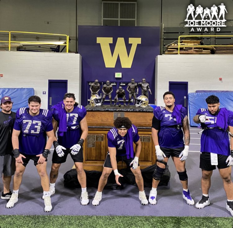 Congratulations to the @UW_Football Offensive Line for winning the 2023 Joe Moore Award! 🏆 #IAmBecauseOfUs #Teamwork #PurpleReign Press Release: bit.ly/2023JMAWinner