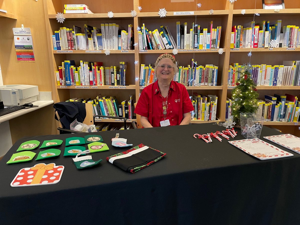 We've been keeping it festive at Shriners Children's Portland! From a 'Letters to Santa' table run by our volunteers, to parties with Santa — the fun never ends! ❄️