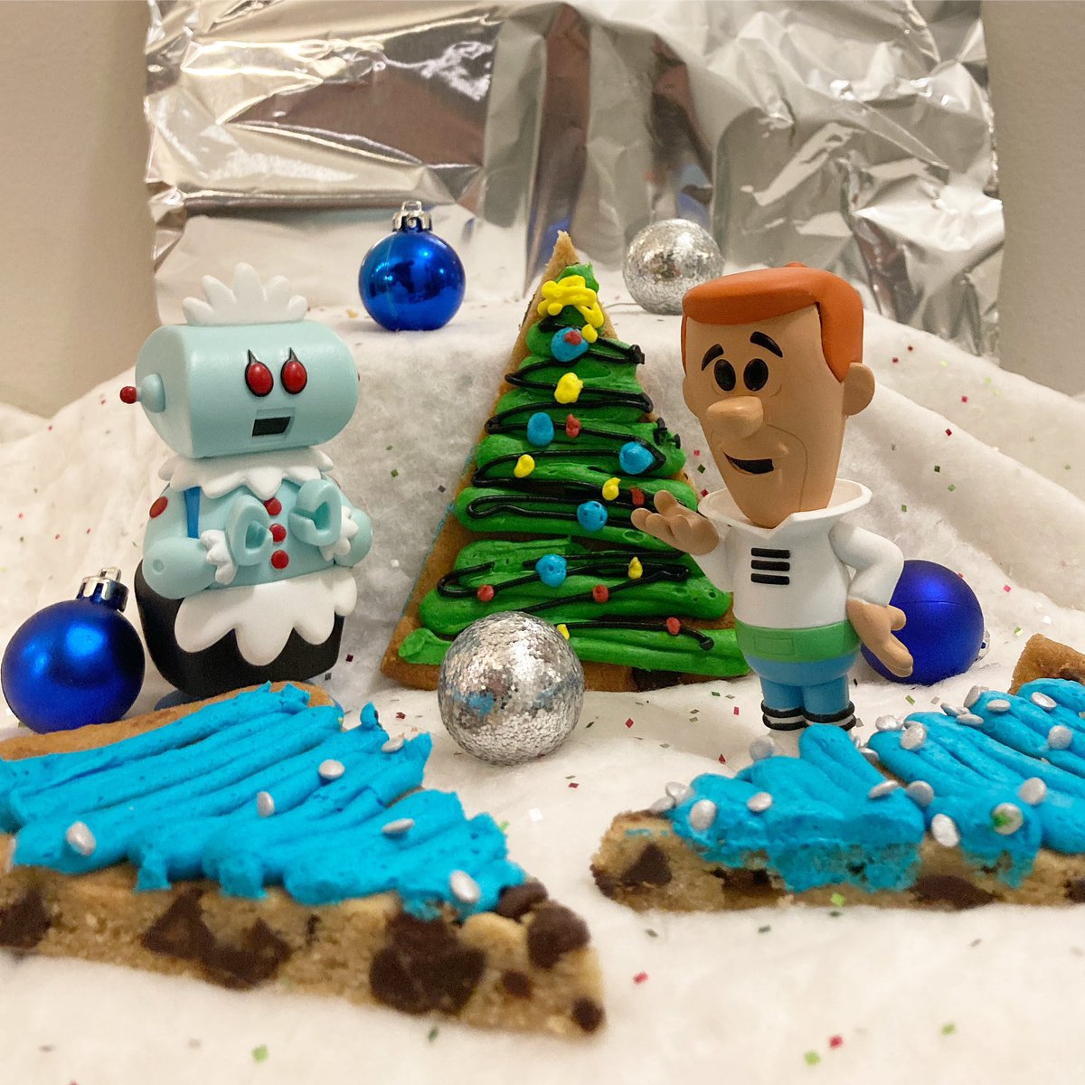 Doing a little futuristic holiday baking with The Jetsons for todays @OriginalFunko #FunkoPhotoADayChallenge 
#GeorgeJetson #RosieTheRobot #TheJetsons #Funko #FunkoSoda #HannaBarbera #HolidayBaking #MeetGeorgeJetson #SaturdayMorningCartoons