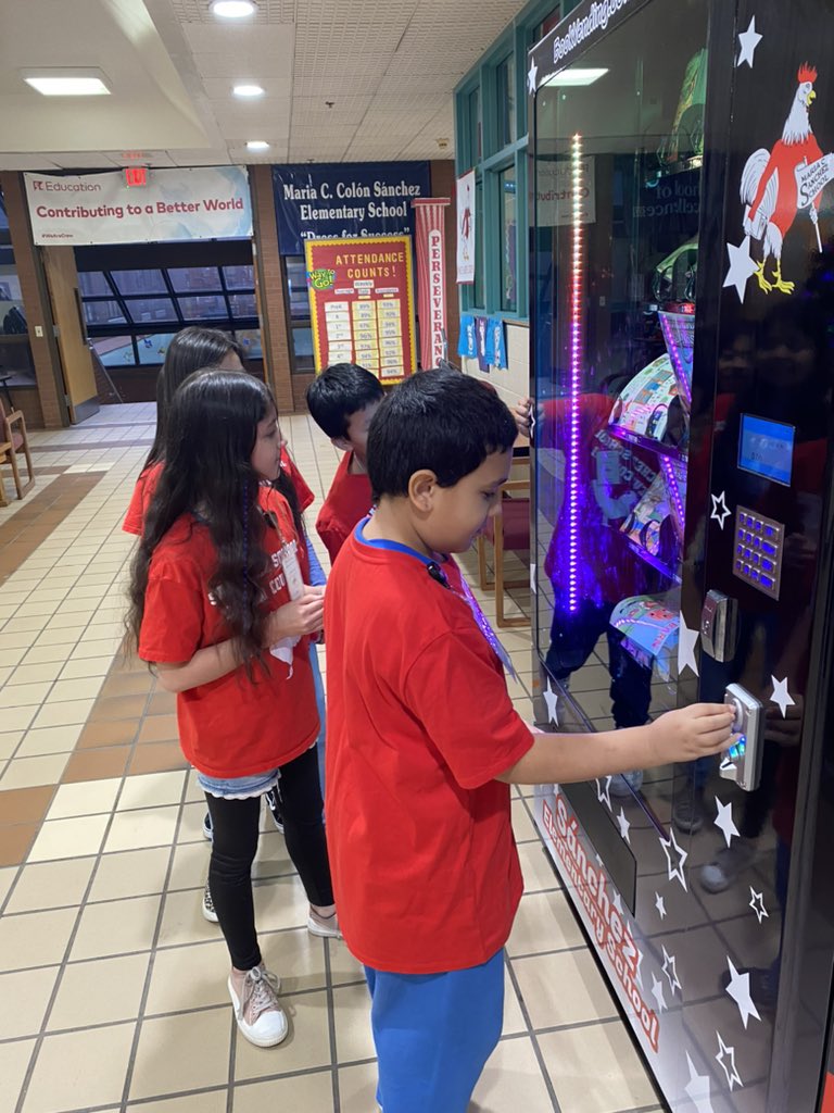 Evelyn Overton (@urbanleaderev) on Twitter photo Luckiest Principal….this brought me so much joy. When I’m dealing with my own grief, my staff knows how to make me smile. #studentsmatter #purejoy <a href="/TeamCJCorrea/">Carlos Correa</a> <a href="/Ms_Zanghi/">Jess Zanghi</a> <a href="/Hartford_Public/">Hartford Public Schools</a> <a href="/HartfordSuper/">Dr. Leslie Torres-Rodriguez</a> Luckiest Principal….this brought me so much joy. When I’m dealing with my own grief, my staff knows how to make me smile. #studentsmatter #purejoy <a href="/TeamCJCorrea/">Carlos Correa</a> <a href="/Ms_Zanghi/">Jess Zanghi</a> <a href="/Hartford_Public/">Hartford Public Schools</a> <a href="/HartfordSuper/">Dr. Leslie Torres-Rodriguez</a>