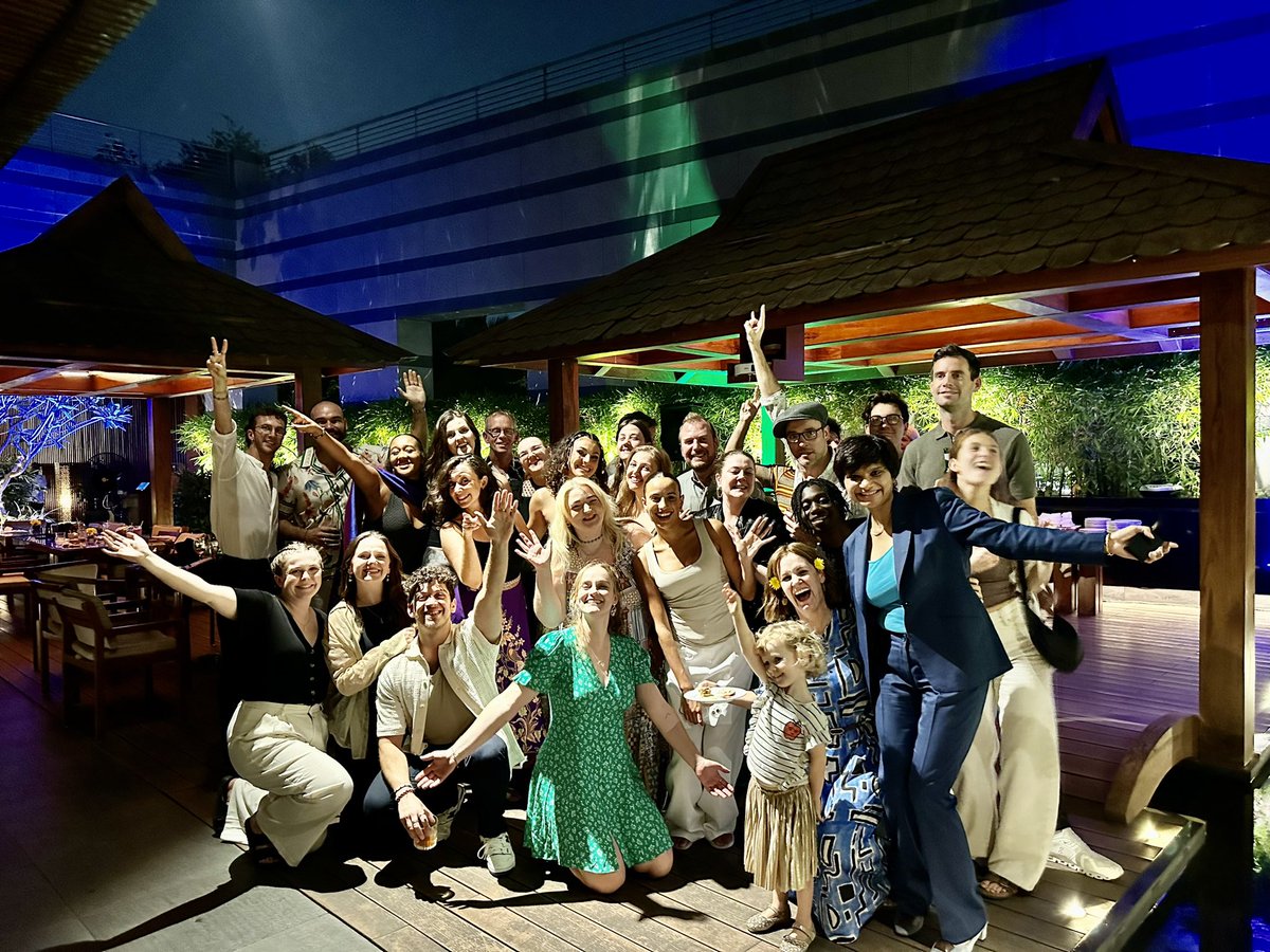 sherrypadda's tweet photo. Mesmerising evening with the star cast of mamma mia❤️❤️ https://t.co/TCDiq7ylKH