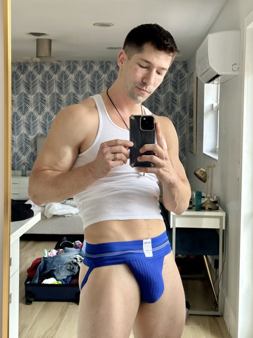 Watch Eddie Patrick's leaked NSFW photo on TwXstars