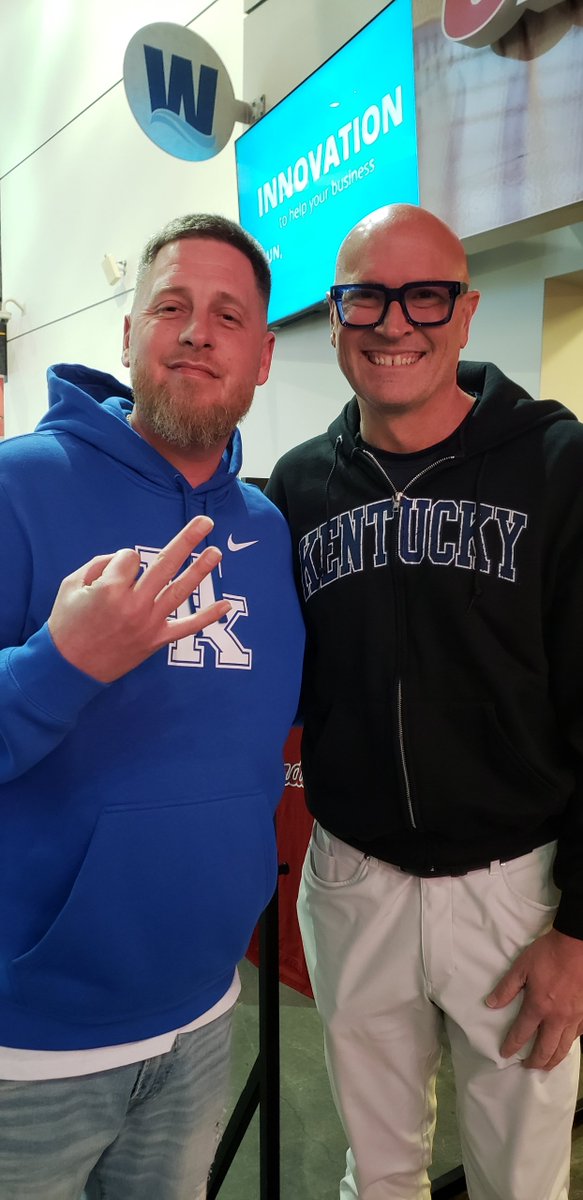 MonroeSm's tweet image. My guy with his guy #3 #BBN @RexChapman #LetsGoCats