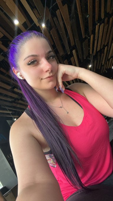 💪🏻 https://t.co/AMT5R9HQZ4<a href="/tag/cosplay"class="tags"><span>#cosplay</span></a><a href="/tag/onepiece"class="tags"><span>#onepiece</span></a><a href="/tag/nicorobin"class="tags"><span>#nicorobin</span></a>