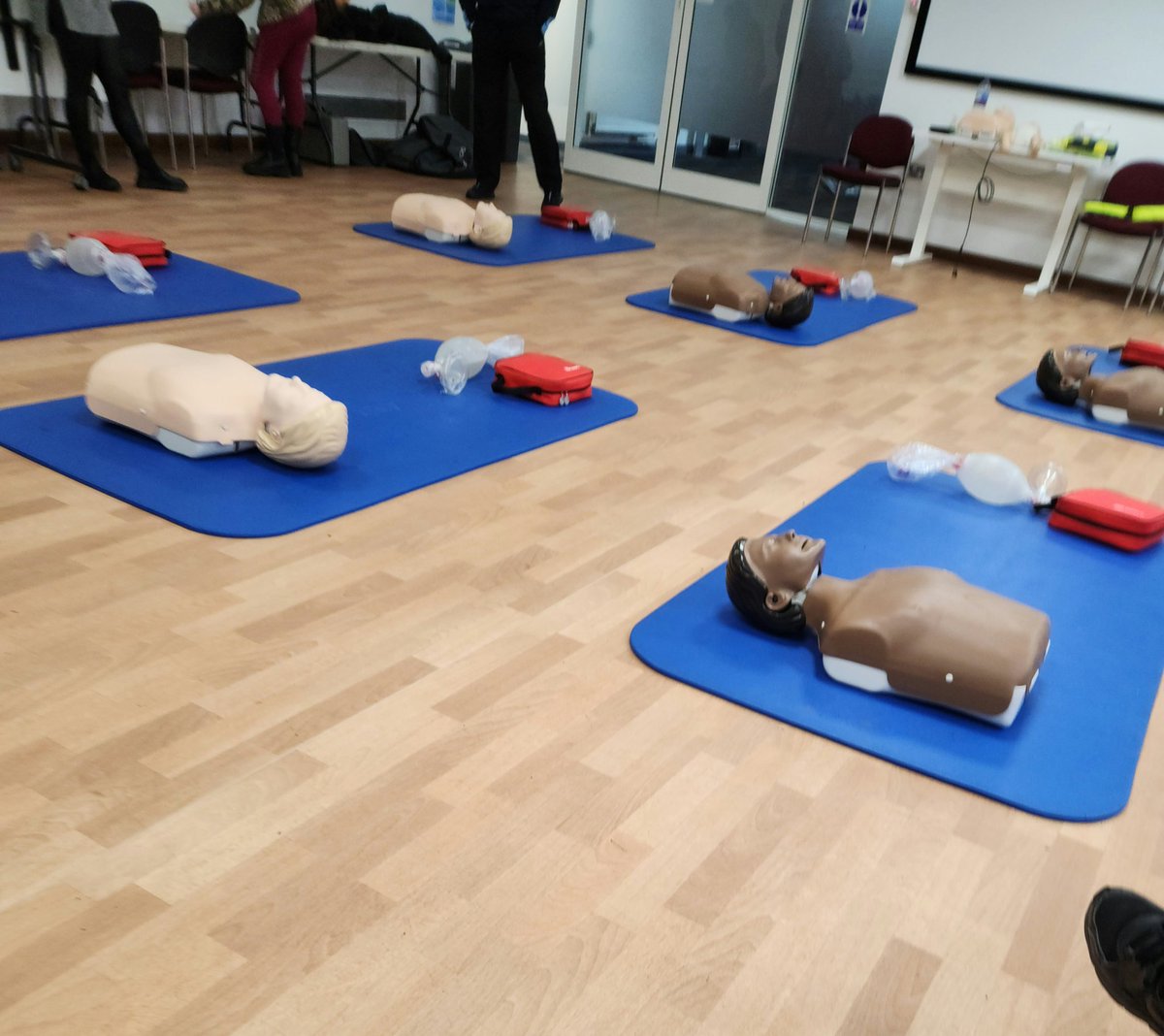 JessPhysio1's tweet photo. Halfway through 3rd year!! 5 more months until we qualify 😱 
BLS training for placement competency ✅️ https://t.co/vR6xkb9wCZ