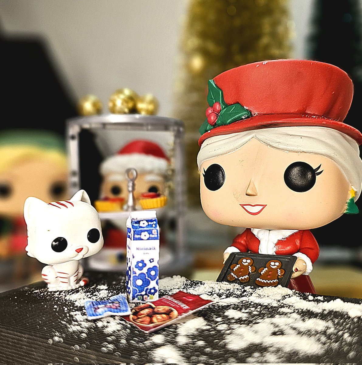 Mrs. Santa Claus Holiday baking. 🤶 Rest of the family is taste testers 🤤

@OriginalFunko #FunkoPhotoADayChallenge 
@FunkoEurope #funkounboxed 

#funkofamily #winterfunkoland #FunkoEurope #christmasbaking #funkofunatic