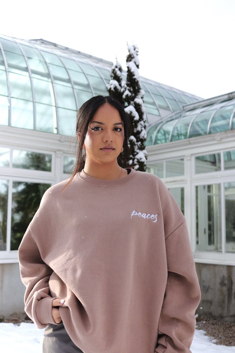 p e a c e s tweet media