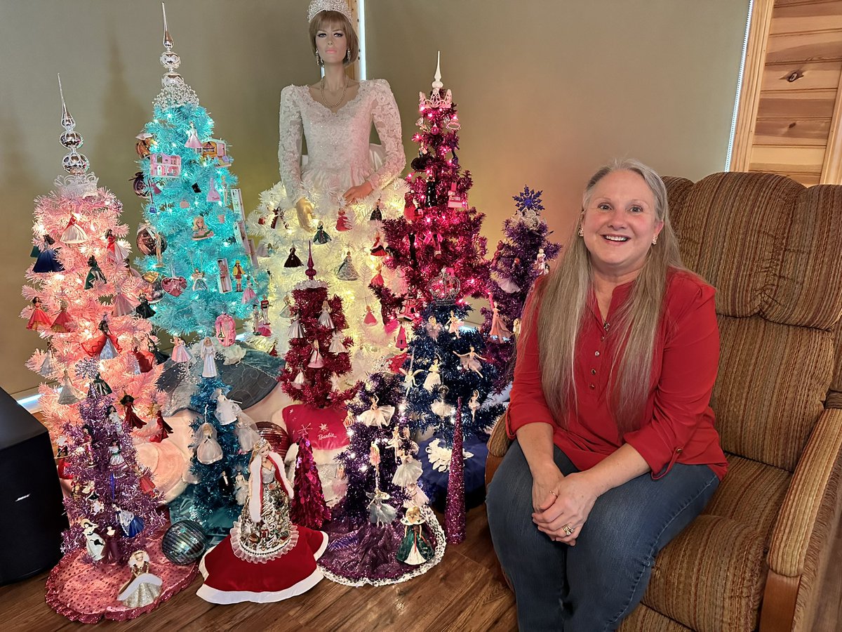 Kristen Gallant (@kristenogallant) on Twitter photo I had so much fun hanging out with Ms. Jill today and learning about her extensive Christmas tree and ornament collection. <a href="/6News/">WATE 6 On Your Side</a>
Watch the story here: wate.com/news/local-new… I had so much fun hanging out with Ms. Jill today and learning about her extensive Christmas tree and ornament collection. <a href="/6News/">WATE 6 On Your Side</a>
Watch the story here: wate.com/news/local-new…