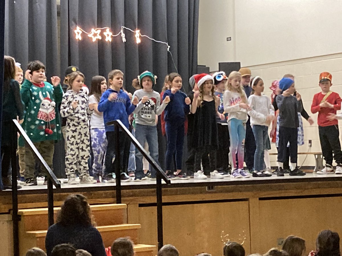 From Kwanzaa to Hanukkah, Christmas and Los Posadas, our K-primary musical honoured the diversity of holidays celebrated during the winter months. The light within these celebrations shone brightly for all today.