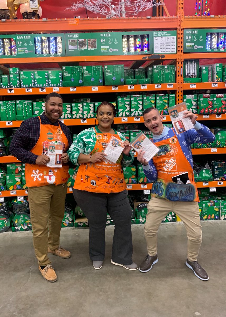 Chris Hays tweet media