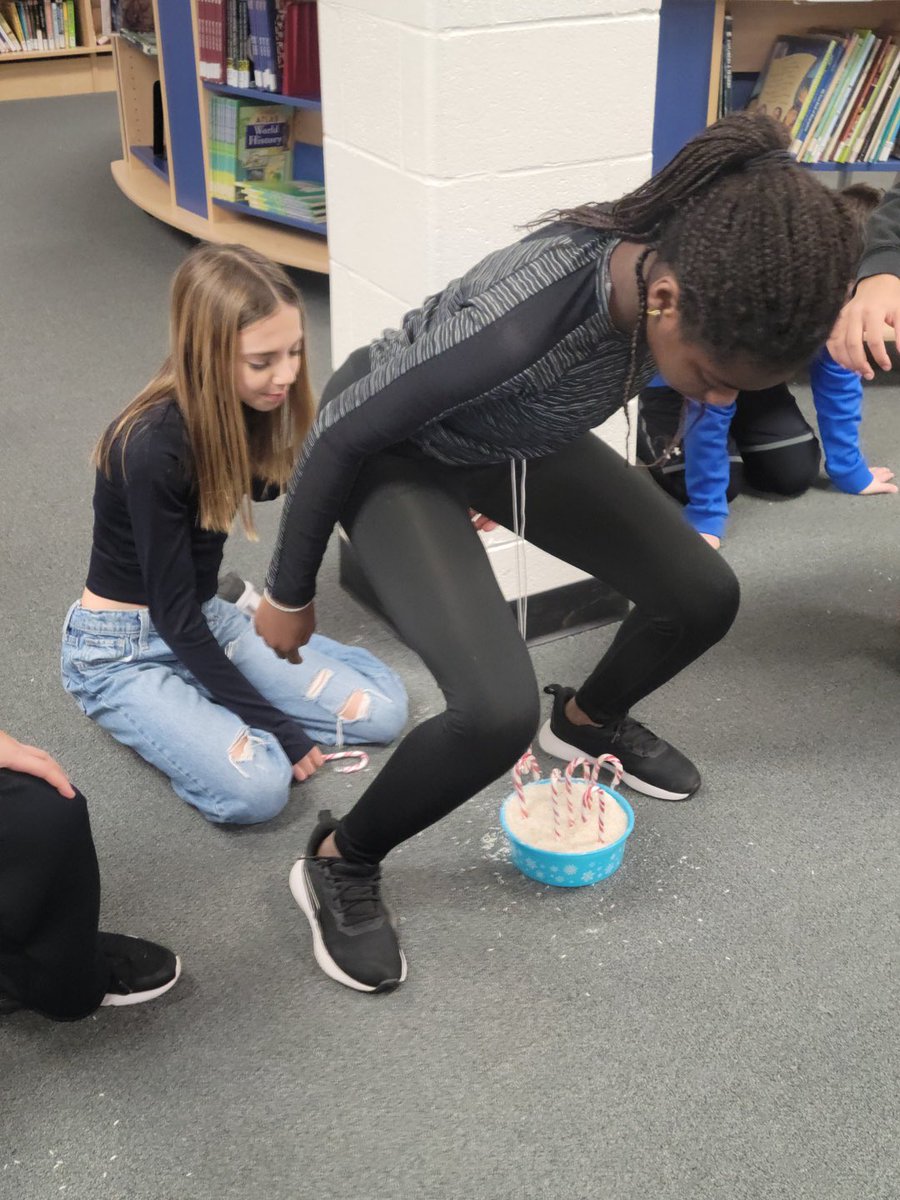 JamesStrathPS's tweet image. Grade 6 Minute to Win It challenges! Tons of team work, cheering and laughter! #wearestrath