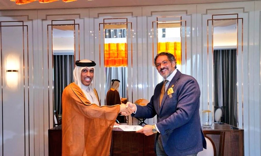 وقّعت جمعية الأمناء العامين للبرلمانات العربية، اليوم، اتفاقية شراكة مع مكتب الأمم المتحدة المعني بالمخدرات والجريمة، يتم بموجبها إطلاق برنامج فني متخصص يعاون الجمعية في الاستفادة من خبرات الأمم المتحدة في مواجهة الجريمة ومكافحة الفساد، وبناء وتطوير قدرات البرلمانيين والبرلمانات