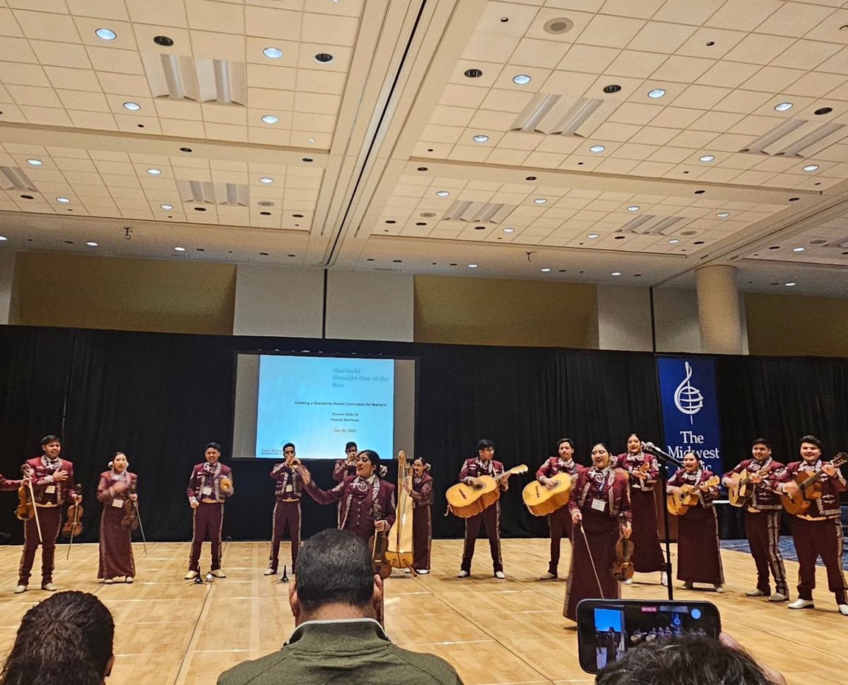 Great work today @NorthSideFWISD @nshsespuelas representing @FortWorthISD at @midwestclinic in Chicago! @amramsey13 @CharlieGarciaFW @lisamcastillo @FWISDVPA Thanks @JenMartinOrch!