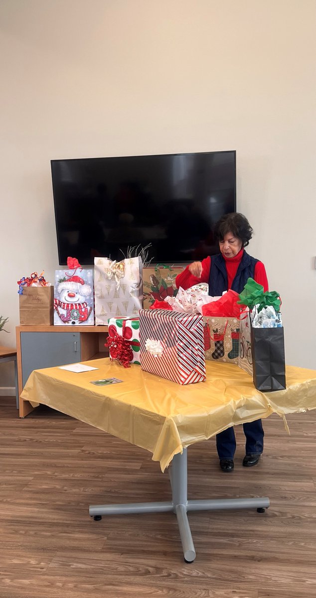 Fresno Housing residents enjoyed the holiday festivities at many of our properties throughout Fresno County. Thank you to our amazing Resident Empowerment team.
#FresnoHousing #Holidays #GiftExchange #VibrantCommunities #EngagedResidents #Morethanhousing