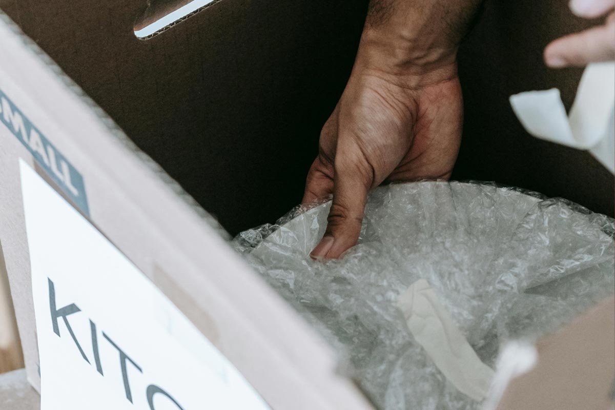 GoLambertTeam1's tweet image. Pack like a Pro!
Moving can be all about celebration until you turn around and look at your current home! That’s when it hits you: You need to pack! golambertteam.com/pack-like-a-pr…

#PackingHacks #PackingLikeAPro #MovingTips101 #MovingChecklist #LambertMovingSystems #ProfessionalMovers