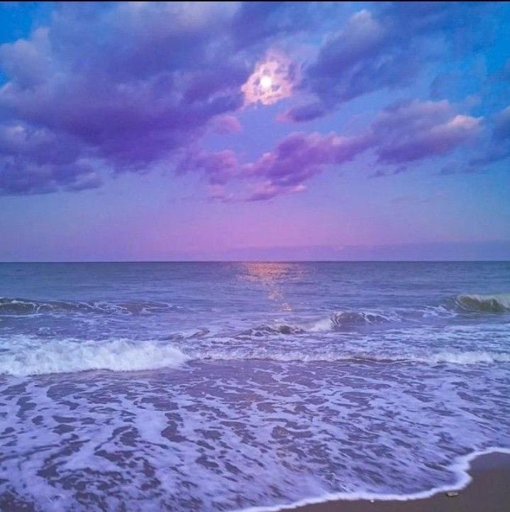 GoodBye 2023🌊

보랏빛으로 물든 겨울바다의 물결이 느껴지시길 바라며 파도를 담아 보내드려요
16/8(16정사이즈)