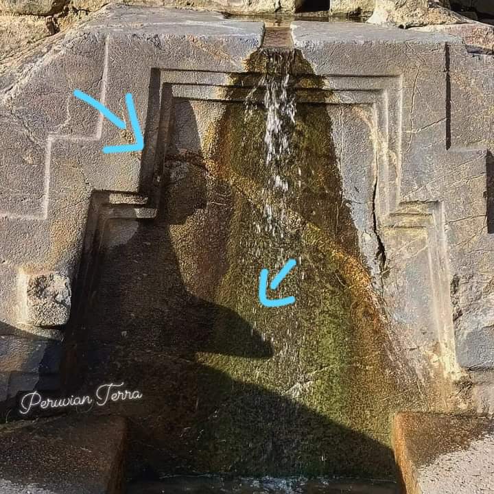 #UndiacomoHoy #21deDiciembre es el #solsticiodeverano en #Tahuantinsuyu es la mitad del año en el calendario Inca, es el momento en el que el sacerdote aparece en su manifestación de sombra a recoger el agua bendita en la fuente sagrada de  #Ollantaytambo 
Foto Achulle Chisin FB