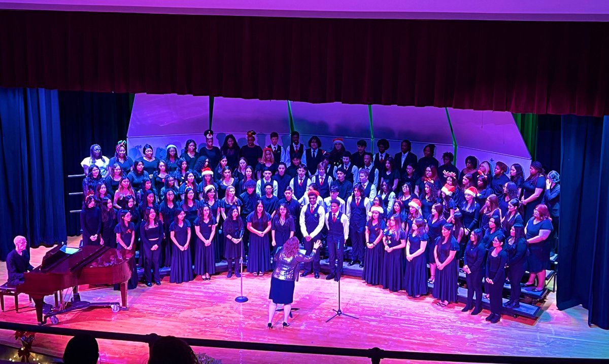 The <a href="/NPHS_Canucks/">North Plainfield HS</a> Winter Choral Concert has everyone in a festive mood before the winter break. See you again in 2024! #npsdarts