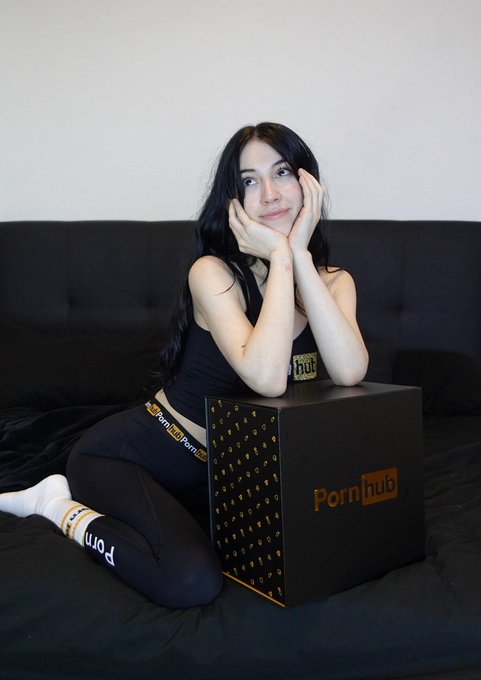 Thanks so much for 25k on @Pornhub 💞💞 https://t.co/av3c8CrVW5<a class="tags" href="/tag/pornhub">@pornhub</a>