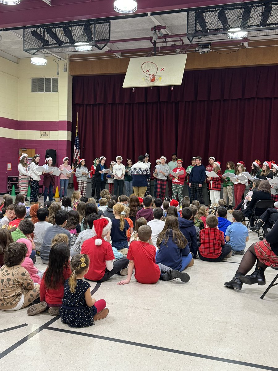 Love when VHS Carolers come sing to our students and especially love when there are some Brookdale alumni in the crowd! <a href="/PrincipalVerona/">Xxx porn hub 🇺🇲</a> <a href="/APVeronaHS/">Bob Merkler</a>