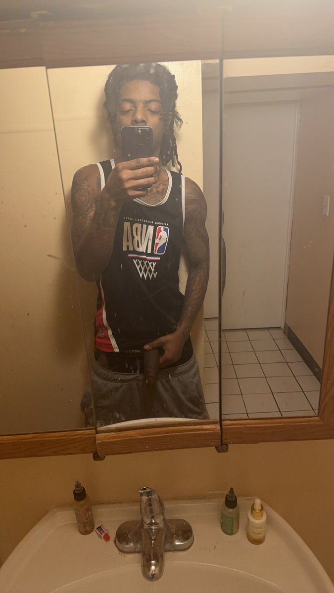 BDripsaucey's tweet photo. My fine ass need a girlfriend 😩😩😩😩😩#needbae #hornÿ #zaddy #freaks #bbc #chocolate #EXCLUSIVE #chicagofreaks https://t.co/Rw34kMbP6E