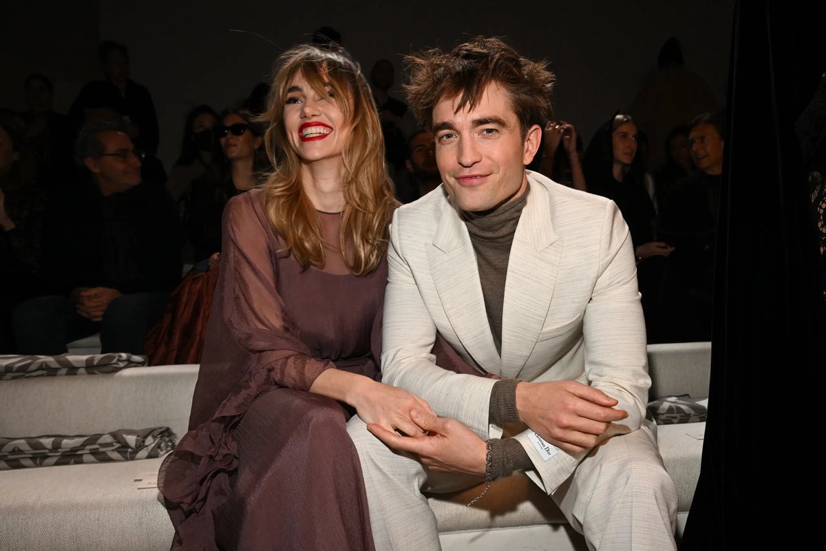 Robert Pattinson and Suki Waterhouse are reportedly engaged.