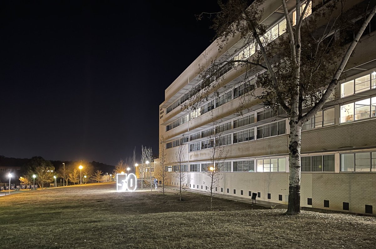 Ahir darrer dia lectiu. Quan tornem de vacances els <a href="/estudiantsudg/">C. Estudiants UdG</a> podran demostrar tot el que han après durant el 1Q. 
De dia i de nit, #50EPS