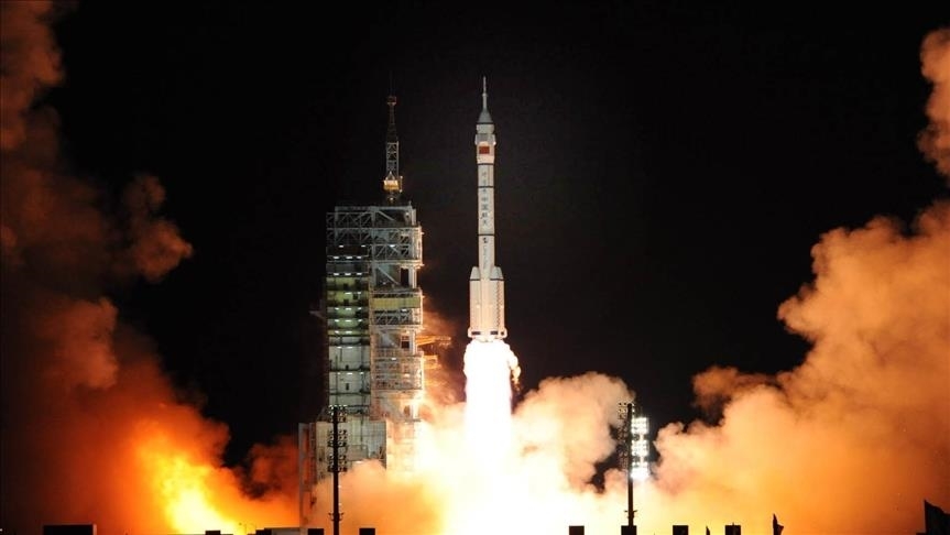 Çin'in uzay istasyonundaki yeni taykonot ekibi ilk uzay yürüyüşünü yaptı. Çin'in Dünya yörüngesinde kurduğu Tiengong (gök sarayı) Uzay İstasyonu'nda görev yapan Şıncou-17 taykonot ekibi ilk uzay yürüyüşünü gerçekleştirdi. #uzay #tiengong aa.com.tr/tr/bilim-tekno…