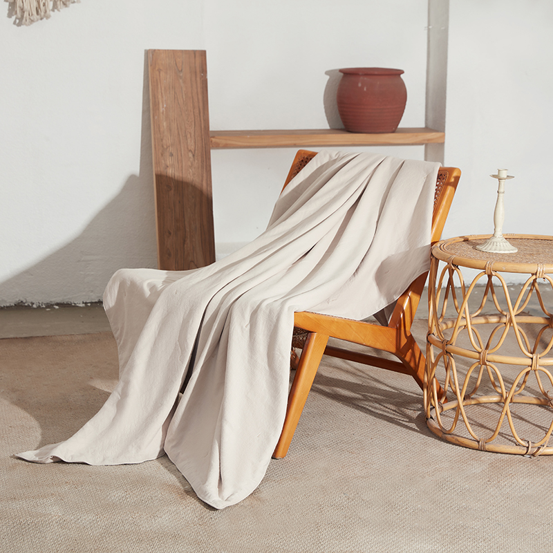 Claireclh's tweet photo. Are you still worried about how to choose a suitable quilt? Come here, we offer you the best options. Our quilts are made of high-quality materials and combined with innovative craftsmanship to give you a sweet dream on cold winter nights. https://t.co/FGHhTIVCqo