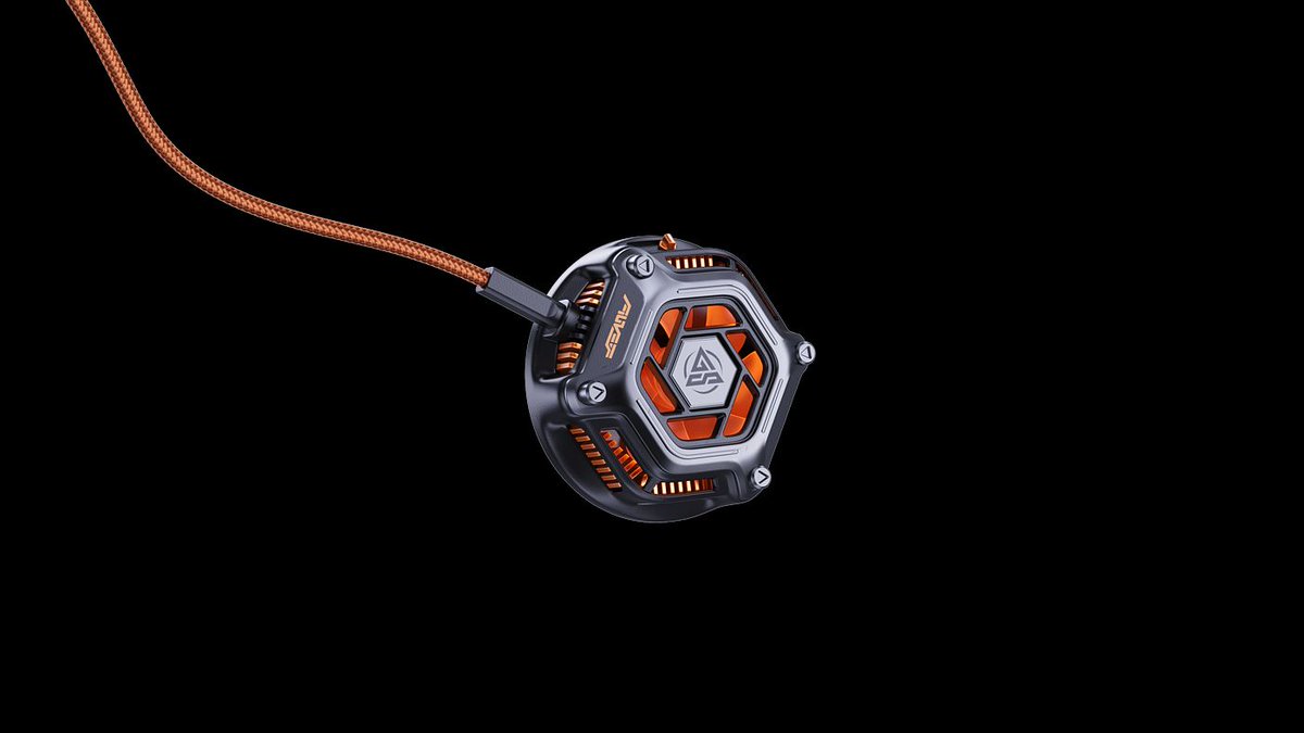 【设计分享】最近在给国内某手机数码配件厂商做项目。手机散热器这个数码品类，数据显示出货量还是蛮大的，各家产品研发设计细节也相当在线。各位推油用过吗？🧐
👉设计：Pluto
👉来源：普象
#工业设计 #产品设计 #手机配件 #数码产品