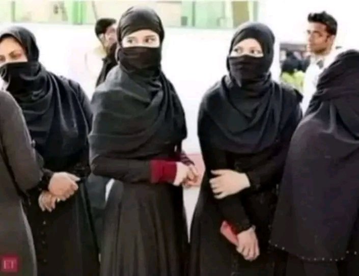 omprakash_anu's tweet image. #अजान 3 मिनट में #निकाह 2 मिनट में #तलाक 1 मिनट में पर #हलाला पूरी रात!!
और बच्चे अनगिनत...साला धर्म है या अय्याशी का अड्डा???😇😎"पंडितजी" दक्षिणा लेकर ही बदनाम हो गए....❗और मौलवी पूरी रात हलाला करने के बाद भी नेक बन्दा है....‼️
😂😂😂😂😂