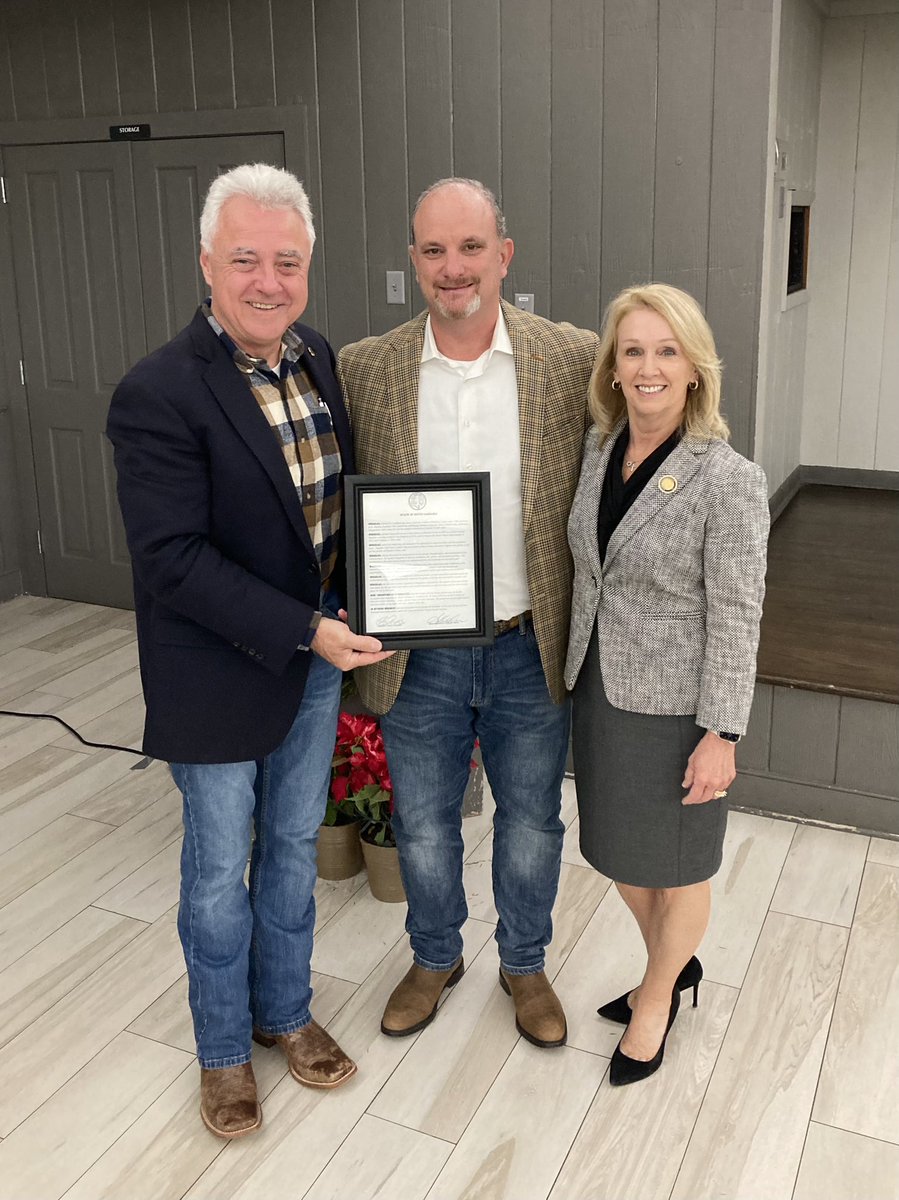 Rep. Sylleste Davis (@syllestedavis) on Twitter photo It was great to join SC Senator Larry Grooms to honor outgoing Moncks Corner Mayor Michael Lockliear and thank him for his many years of service.
<a href="/larrygrooms/">Larry Grooms</a> It was great to join SC Senator Larry Grooms to honor outgoing Moncks Corner Mayor Michael Lockliear and thank him for his many years of service.
<a href="/larrygrooms/">Larry Grooms</a>