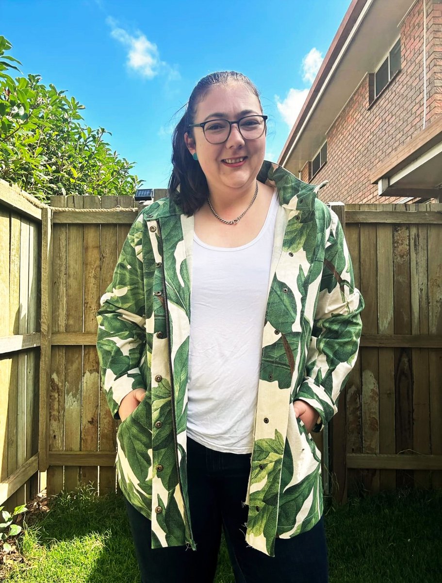 SewingGem's tweet image. A Year in Review:
Emma @ahandstitchedlife created this fabulous Kelly Anorak by Closet Core using the @closetcorepatterns Kelly Anorak hardware kit (now sadly unavailable). We love it and the print!

#sewinggem #kellyanorak #sewingtools #sewing #quilting #sewingproject