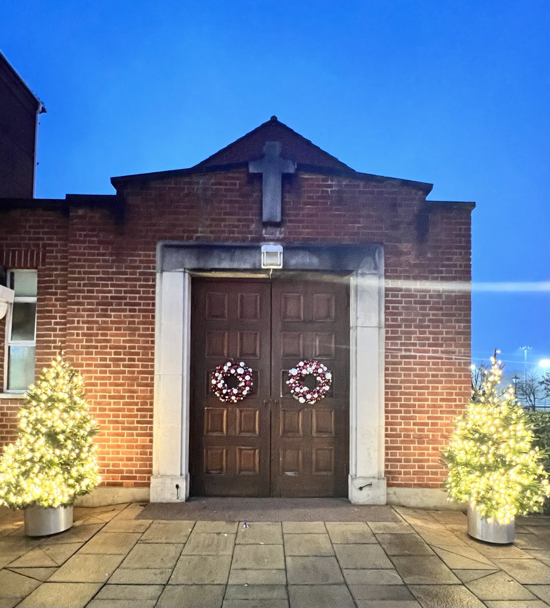 All Georgians are very welcome to attend the First Mass of Christmas with Father Martin Ashcroft at 8pm on Christmas Eve in the College Chapel. No need to book a place.