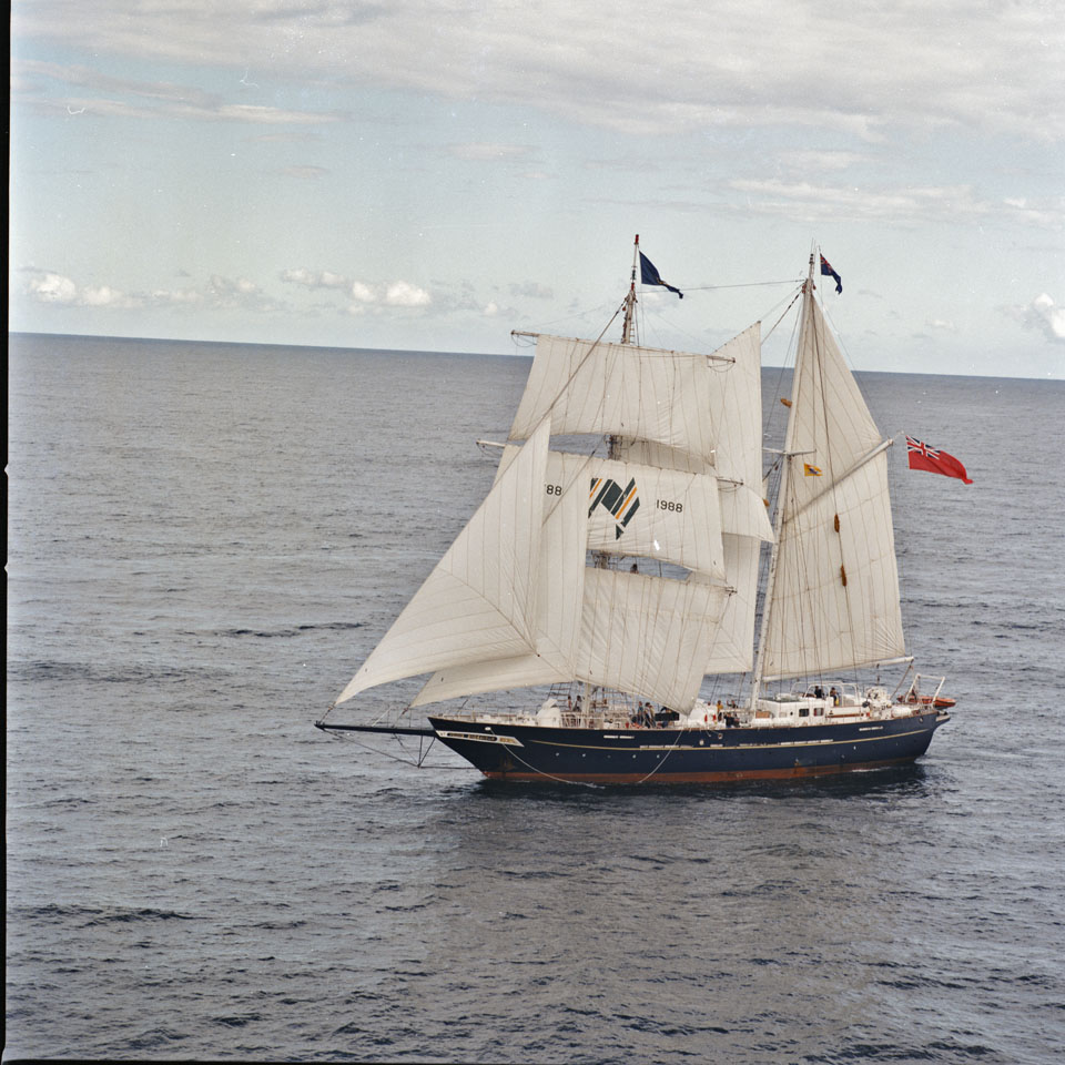 Gather 'round team and listen up for a quick history Lesson. 📖 The #YoungEndeavourYouthScheme began when the magnificent sail training ship was given to the people of Australia by the United Kingdom as a Bicentennial gift in 1988. ⚓⛵#TheMoreYouKnow #FastFacts #YoungEndeavour