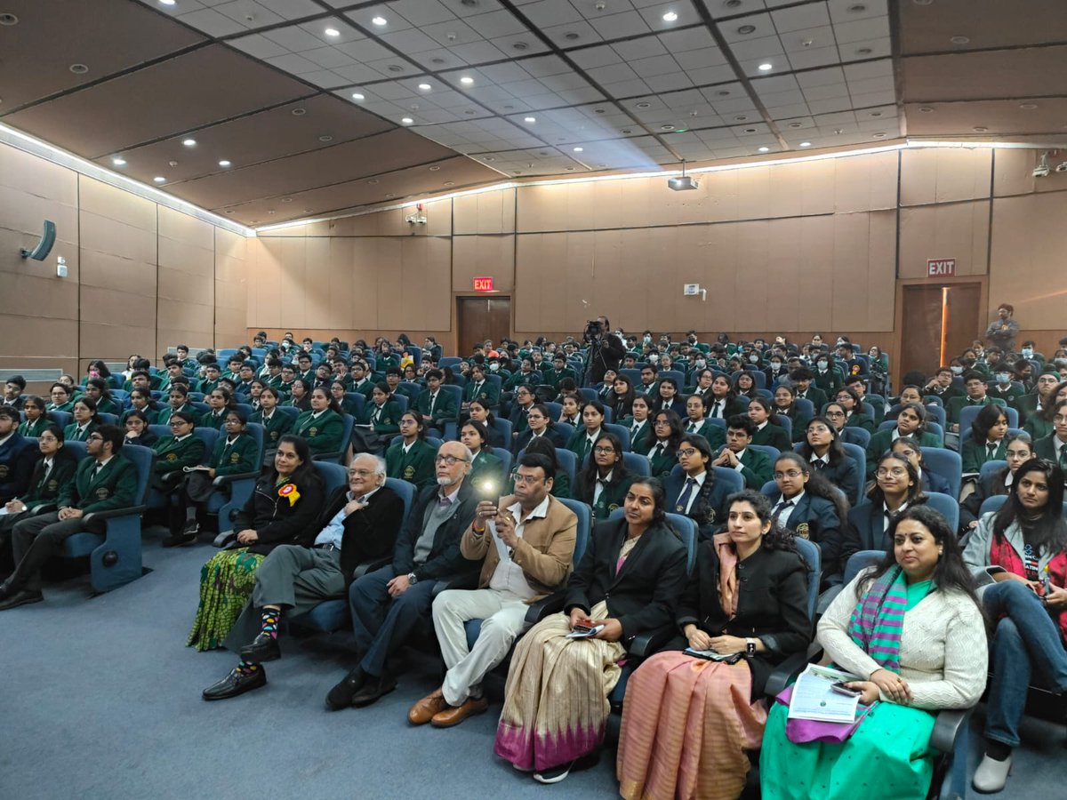 @DBTIndia Science outreach: #Ignitingyoungminds #ViksitBharatSankalpYatra @NIPGRsocial is celebrating open day today. Science Exhibits are buzzing with excitement, showcasing groundbreaking research in plant biology. @DrJitendraSingh @rajesh_gokhale #HamaraSankalpViksitBharat