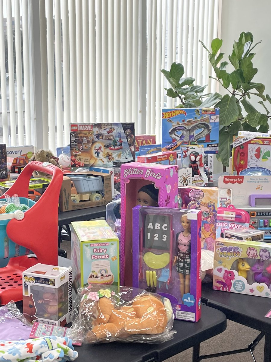 Shepherds Door constituents Toy giveaway!🎁 Love these ladies and their children!💕 Happy Holidays🎄